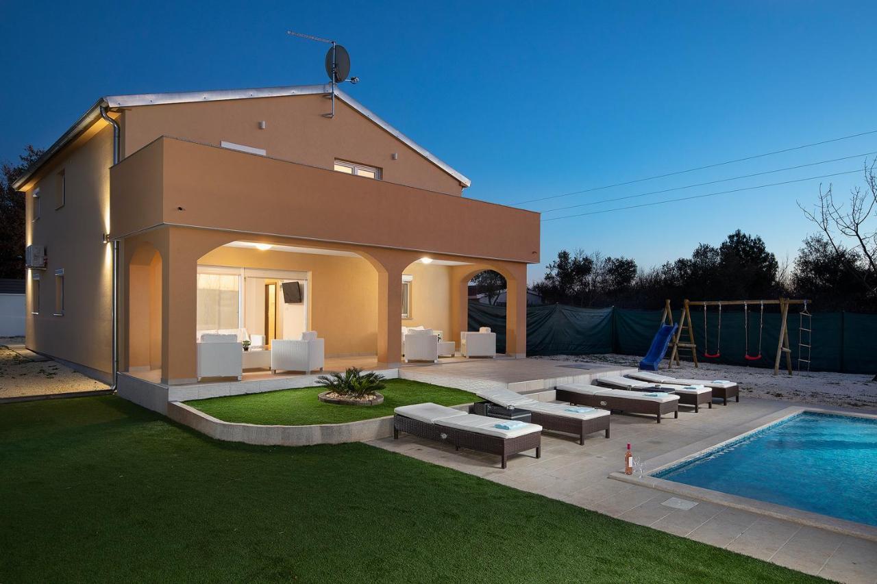 Villa Suhalj เมดูลิน ภายนอก รูปภาพ